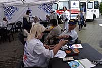 131 человек обследовали специалисты Канашской ЦРБ в выездном пункте здоровья, который развернул деятельность в деревне Малые Бикшихи. (фото №6).