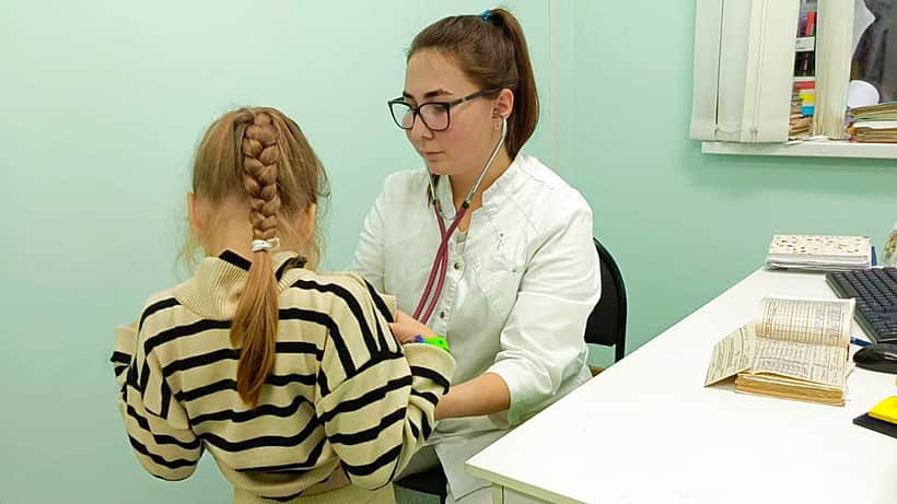 В детской поликлинике Канашской горбольницы пополнение, врач-педиатр участковый Алена Елисеева.
