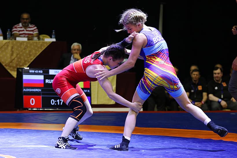 Канашская спортсменка Виктория Александрова стала серебряным призёром первенства Европы по вольной борьбе среди кадеток.