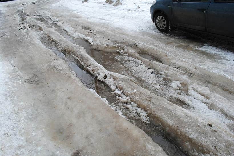 Канашских дорожников оштрафуют за колею и снежный накат.
