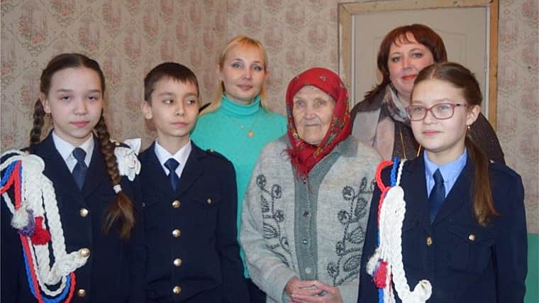 Канашский КЦСОН и подопечные лицеисты провели встречу.