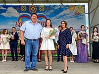 В Канашском районе прошло чествование выпускников - 2024 (фото №6).