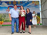 В Канашском районе прошло чествование выпускников - 2024 (фото №7).
