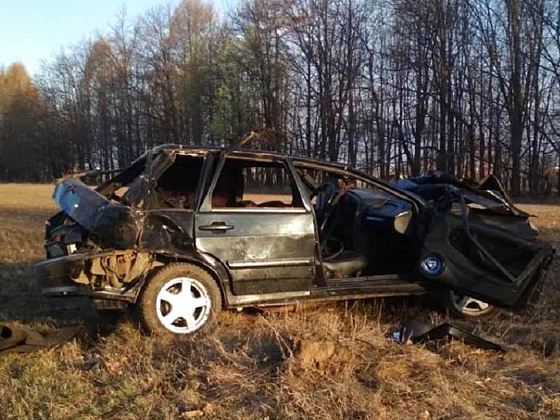 В Канашском районе 20-летний водитель опрокинулся в кювет и погиб.