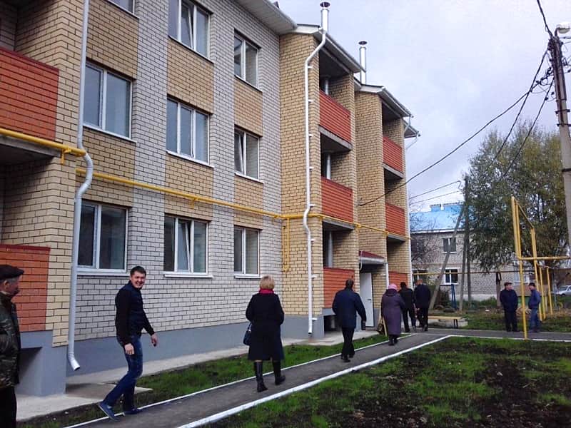 В Канашском районе из аварийного жилищного фонда в благоустроенные квартиры переехали 138 семей.