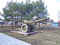 В Канашском районе в деревнях Атнашево и Калиновка установлены две гаубицы (фото №1).