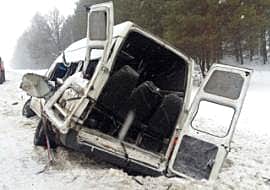 В Канашском районе произошла авария с маршруткой и «КАМАЗом».