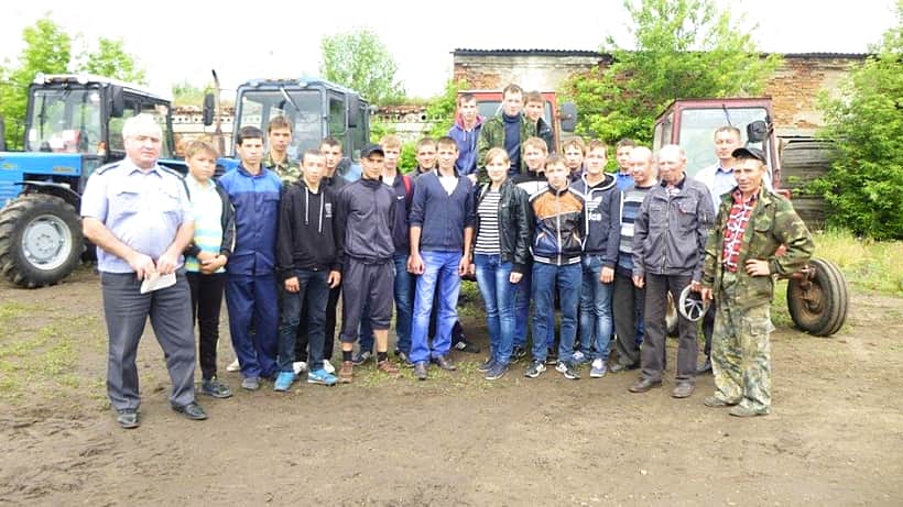 В Канашском районе состоялся 35-й выпуск кадров механизаторов для села.