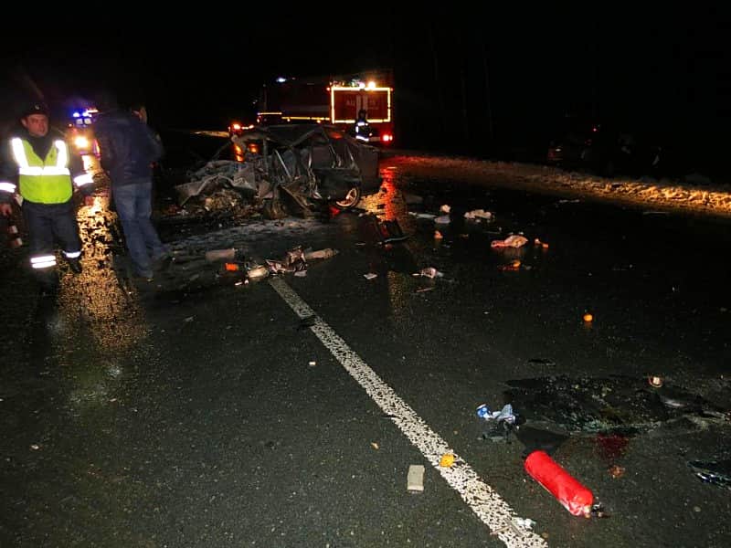 В Канашском районе столкнулись две легковушки.