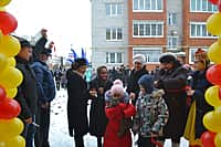 В Канашском районе вручены ключи от новых квартир 19 семьям из аварийных домов (фото №19).