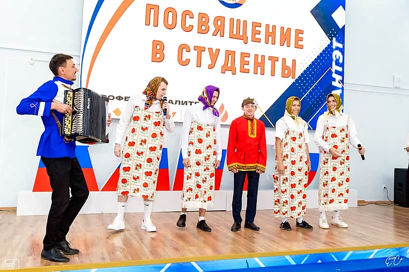 В КанТЭТ первокурсников посвятили в студенты.