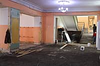 Ход капитального ремонта Дворца культуры города Канаша проинспектировал глава Канашского МО  Валерий Чернов (фото №6).