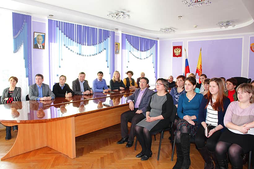 Коллектив администрации города Канаш заслушал ежегодное Послание Президента Российской Федерации.