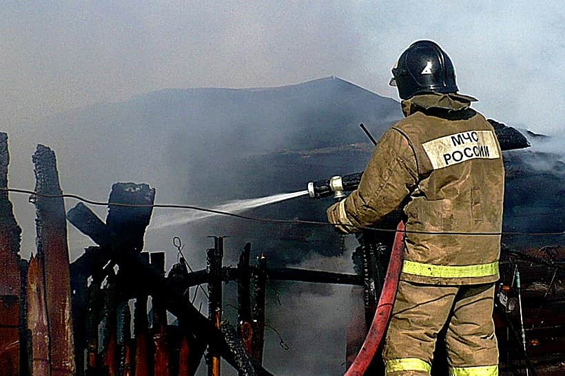 В коллективном саду "Нефтяник" в Канаше сгорел дачный дом.