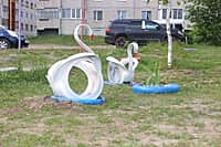 Комиссия осмотрела дворы-участники канашского городского конкурса "Лучший двор - 2016" (фото №21).