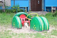 Комиссия осмотрела дворы-участники канашского городского конкурса "Лучший двор - 2016" (фото №29).