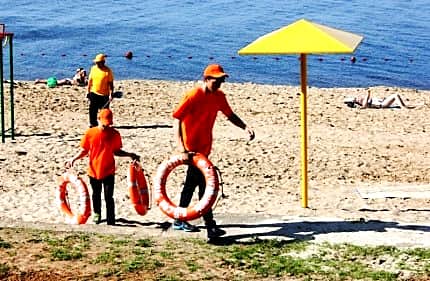 Комиссия принимает пляжи.