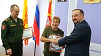 Жители деревни Кошноруй отправили на передовую юбилейную, тысячную маскировочную сеть (фото №6).
