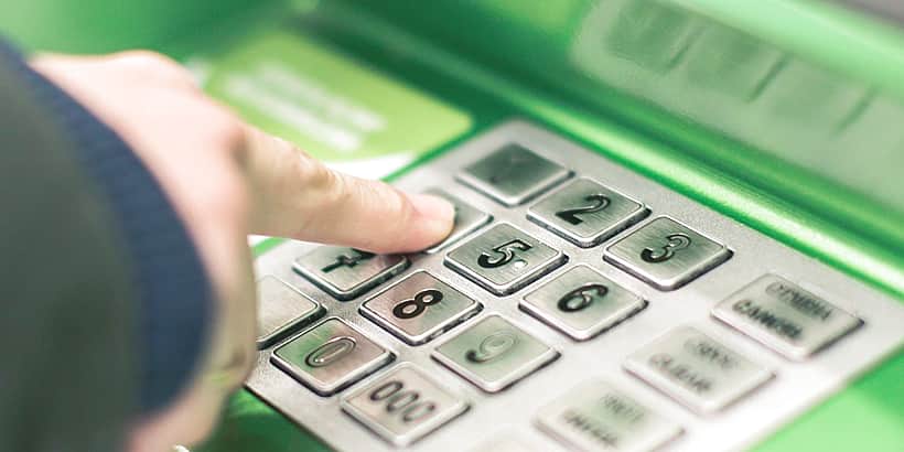 13 миллионов кредитных рублей перевёл житель Канаша мошенникам.