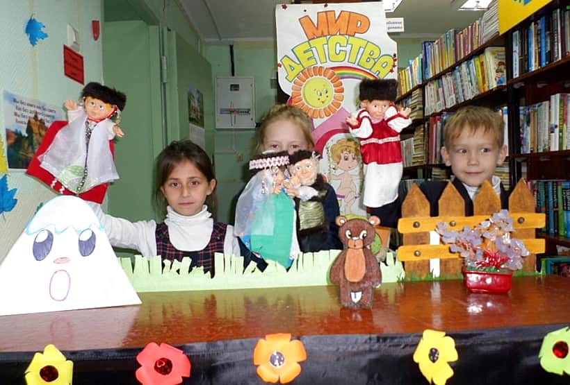 Кукольный спектакль в рамках марафона башкирских сказок в библиотеке семейного чтения г.Канаш.