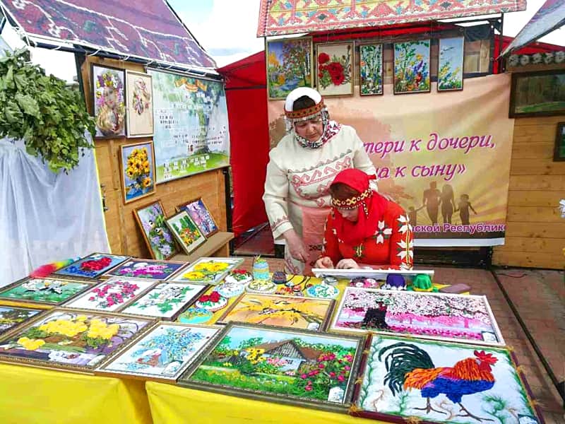 Мастера декоративно-прикладного искусства канашского края на празднике "Акатуй".