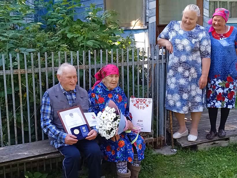 70 лет рука об руку. Они вместе прошли долгий путь семейной жизни.