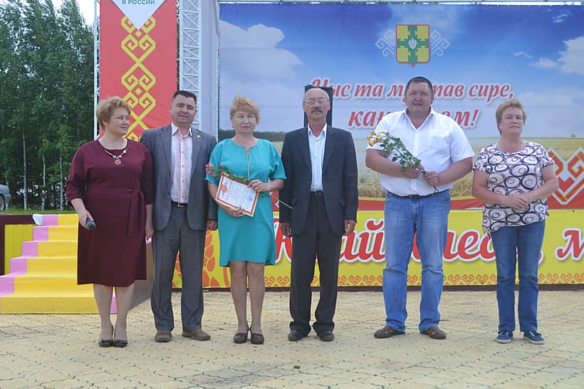 Медицинские работники Канашского района отметили свой профессиональный праздник.