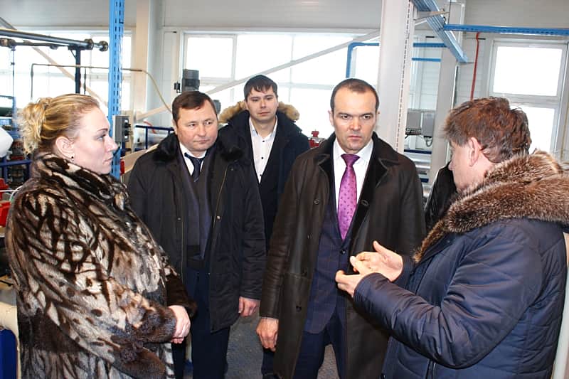 Михаил Игнатьев посетил завод по производству неорганических химических соединений ООО «Аурат-СВ» в г. Канаш.