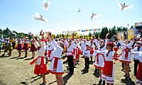 Михаил Игнатьев принял участие в праздновании Дня Республики в Канашском районе (фото №1).