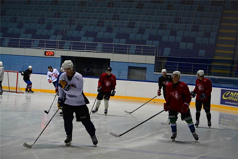 Михаил Игнатьев проинспектировал работу Ледового дворца "Чебоксары Арена".