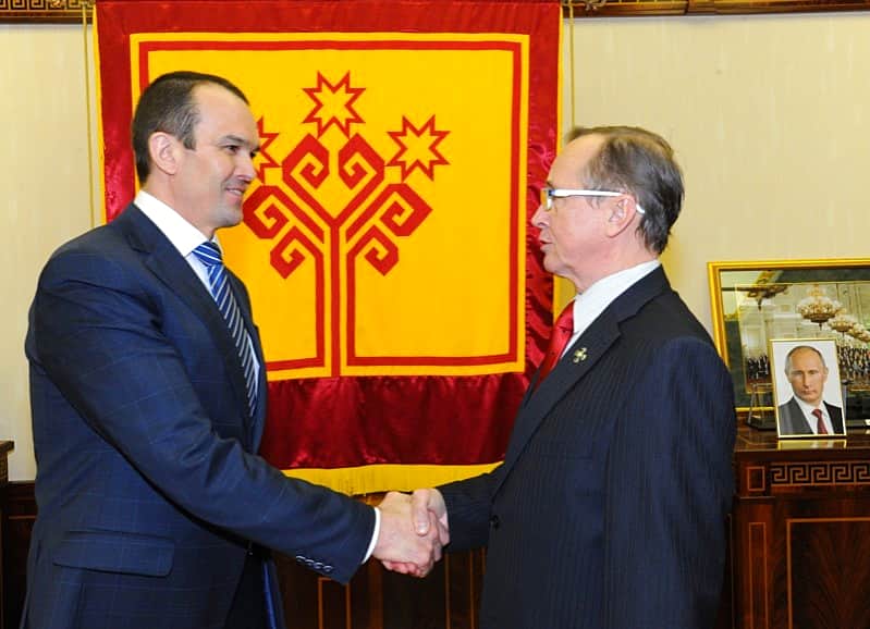 Михаил Игнатьев провел рабочую встречу с народным артистом России, кинорежиссером Николаем Бурляевым.