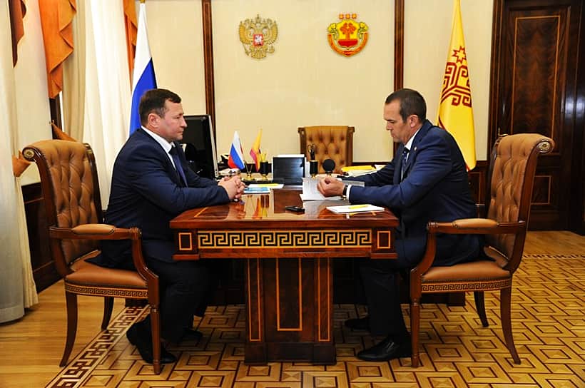 Михаил Игнатьев провел рабочую встречу с руководителем администрации Канашского района.