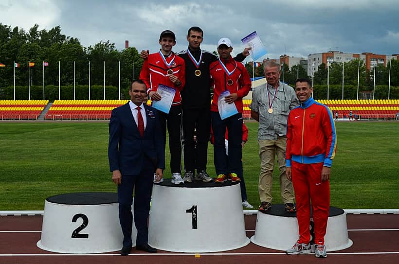 Михаил Игнатьев и Юрий Борзаковский официально открыли в Чебоксарах чемпионат России по спортивной ходьбе.