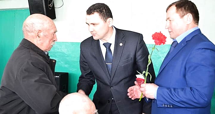 Министр сельского хозяйства Чувашской Республики Сергей Павлов в рамках информдня встретился с населением Ямашевского, Сеспельского и Новочелкасинского поселений Канашского района.