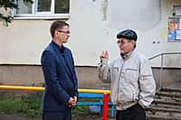 Министр транспорта и дорожного хозяйства Чувашской Республики В. Филиппов встретился с жителями микрорайона "Западный" г.Канаш (фото №2).