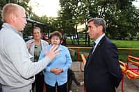 Министр транспорта и дорожного хозяйства Чувашской Республики В. Филиппов встретился с жителями микрорайона "Западный" г.Канаш (фото №5).