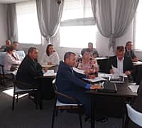 В Минтрансе Чувашии прошло совещание по вопросам строительства автодорог с переходным типом покрытия в сельских населенных пунктах (фото №1).