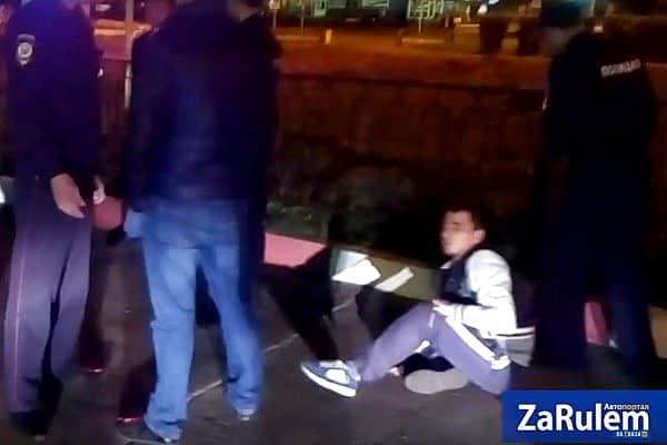 Молодым людям, которых избил новочебоксарский полицейский, МВД выплатит 40 тысяч рублей.