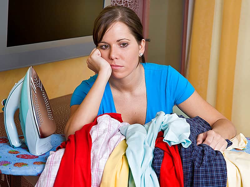 Нелегкая доля: половина россиян считает, что женщинам живется тяжелее мужчин.