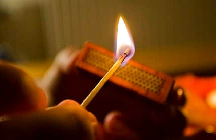 Из-за неосторожного обращения детей с огнем вспыхнул сарай в подворье жителя деревни Новая Яндоба Канашского района.