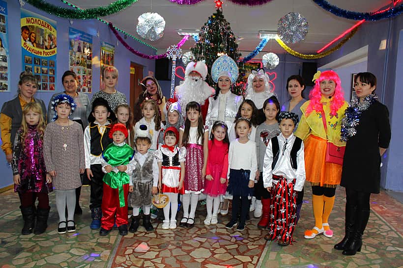 Новогоднее представление для детей работников администрации Канашского района.