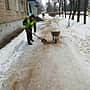 В новогодние праздники в городе Канаш ведется работа по надлежащему содержанию автомобильных дорог и тротуаров.