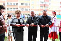 С новосельем: в Канаше состоялось торжественное вручение ключей по программе "Переселение граждан из аварийного жилого фонда" (фото №13).