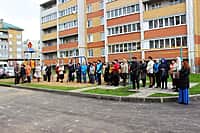 С новосельем: в Канаше состоялось торжественное вручение ключей по программе "Переселение граждан из аварийного жилого фонда" (фото №3).