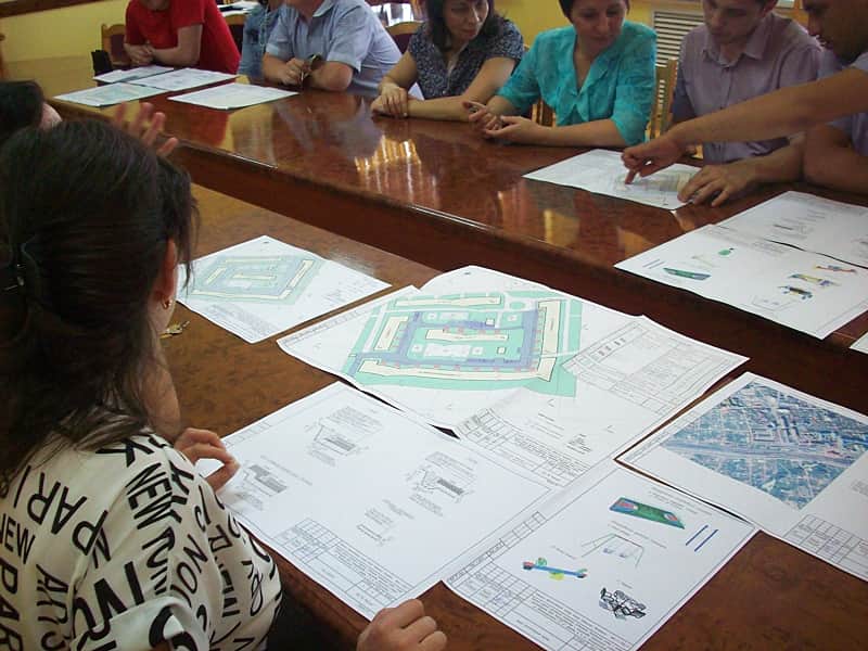 Общественная комиссия в Канаше обсудила дизайн-проекты благоустраиваемых территорий в рамках формирования современной городской среды.