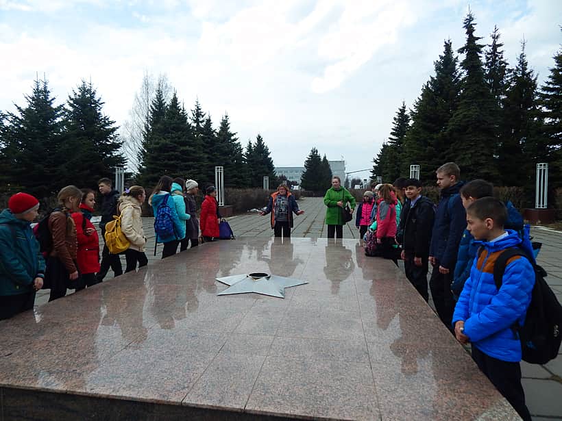 Обучающиеся школы №9 совершили экскурсию по г. Канаш.