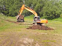 Они вновь заняты восстановлением пруда их детства (фото №1).