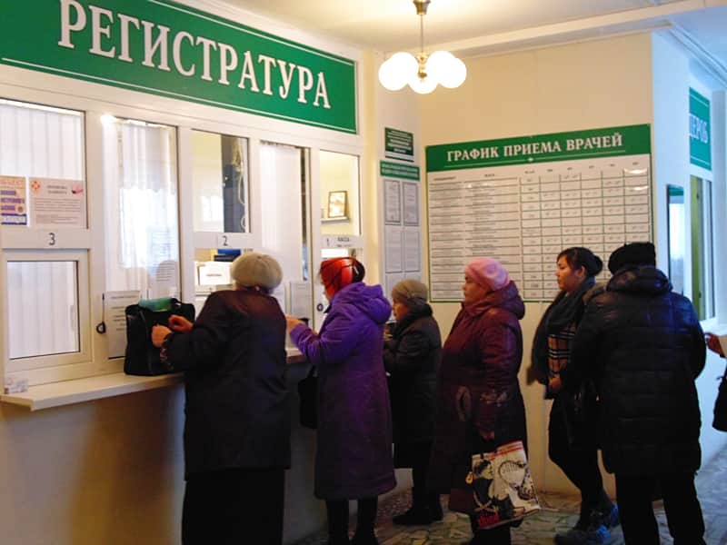 Опубликован график работы больниц в предстоящие майские праздники.