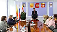 Церемония передачи орденов Мужества семьям участников СВО прошла в Канашском муниципальном округе (фото №4).