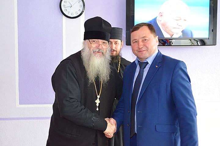 Организаторы воздушного Крестного хода встретились с главой администрации г. Канаша В. Софроновым.